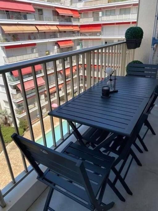 Apartment De La Plage, Au Bord De La Menton