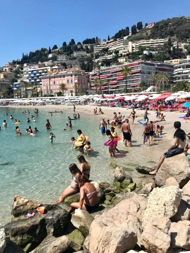 De La Plage, Au Bord De La *